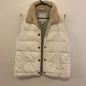 Y2K American Eagle Outfitters White Puffer Vest with Sherpa Collar